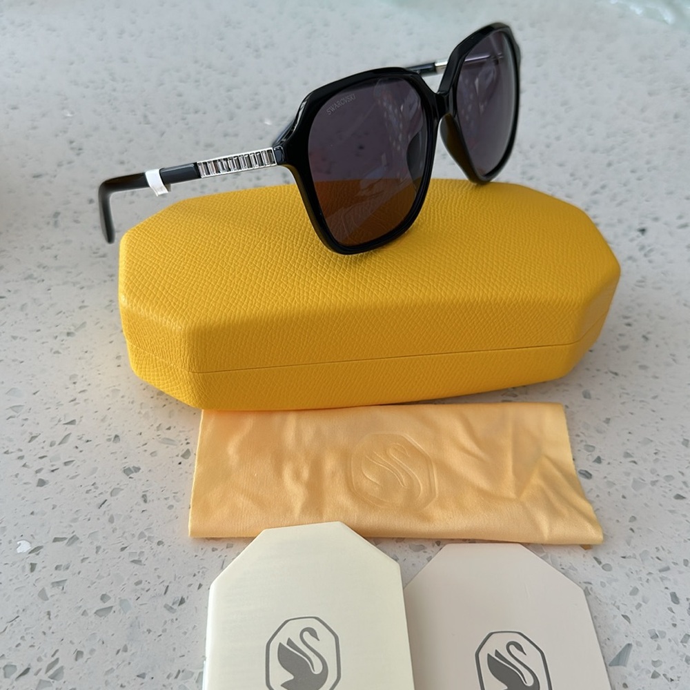 Authentic Swarovski Sunglasses 😎